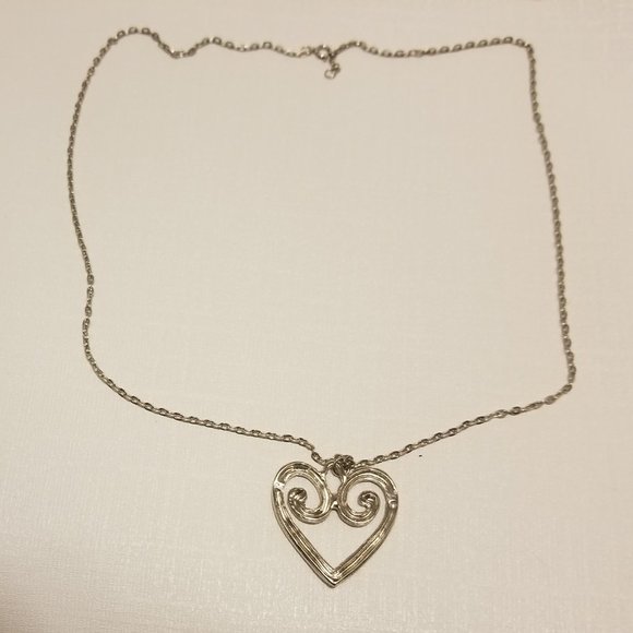 Vtg silvertone necklace with heart-shaped pendant - Picture 4 of 7